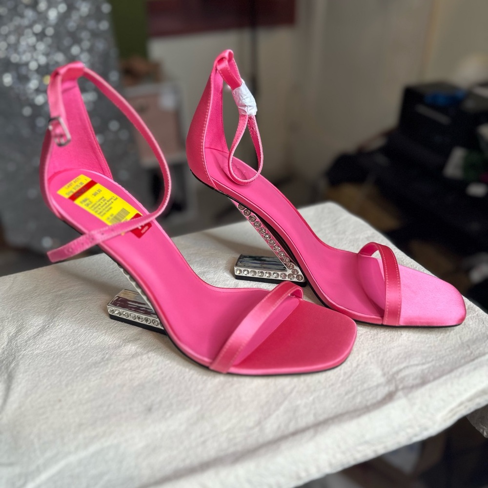 Elegant Pink Satin Ankle Strap Sandals Rhinestone Heel Sz 11 - Picture 3 of 9